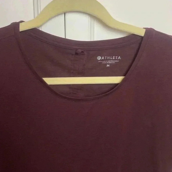 Athleta Women's Encore Plum Crewneck Athletic Tee Top Size medium - Picture 2 of 10